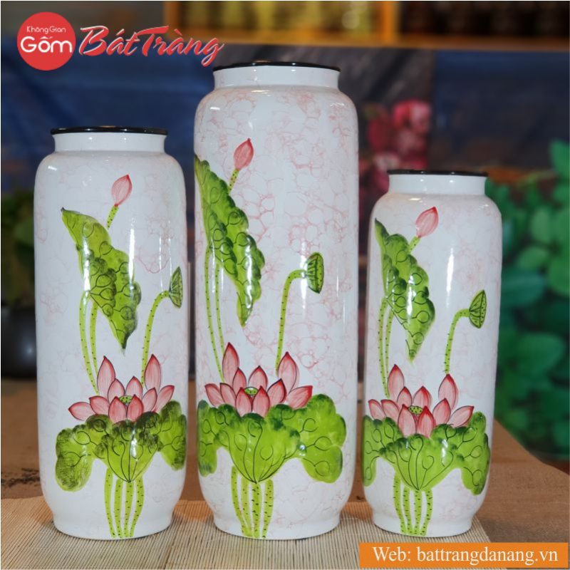 Lọ phích vẽ sen đẹp