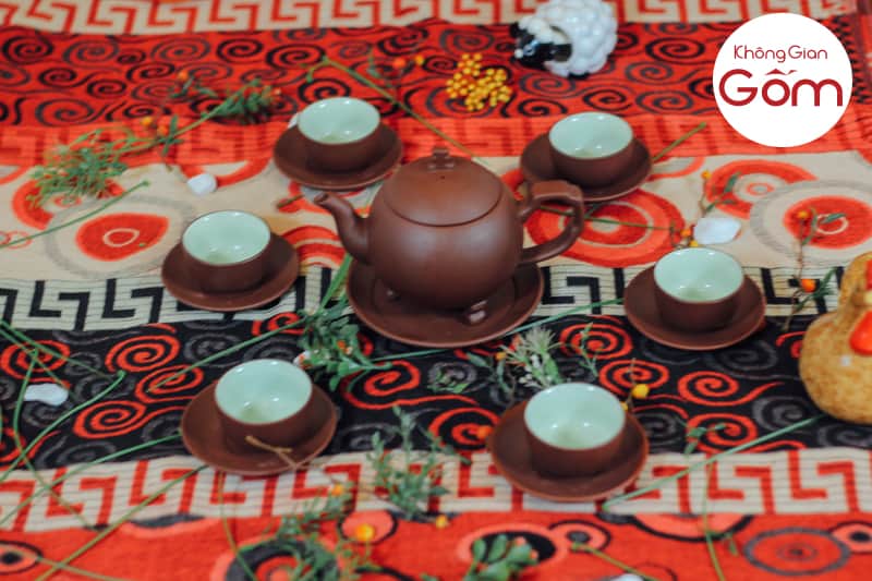 Bộ ấm chén tử sa 