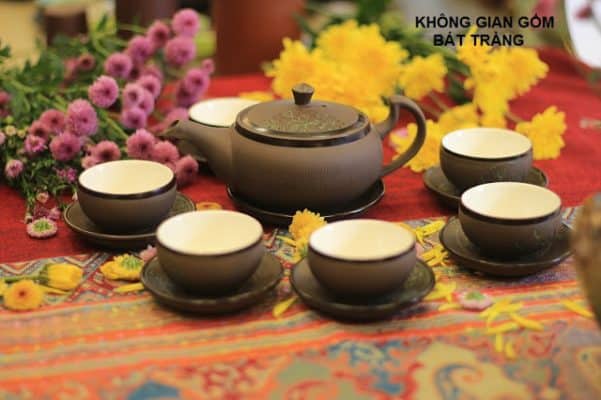 Bộ ấm chén bát tràng cao cấp mua ở đâu ? giá bán bao nhiêu tiền ?
