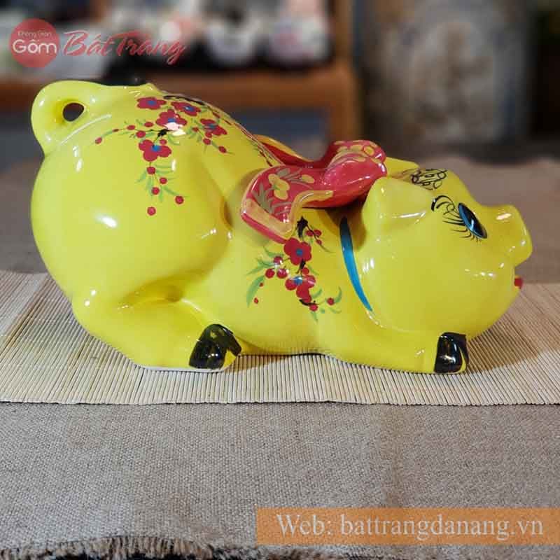 Heo đất đeo nơ