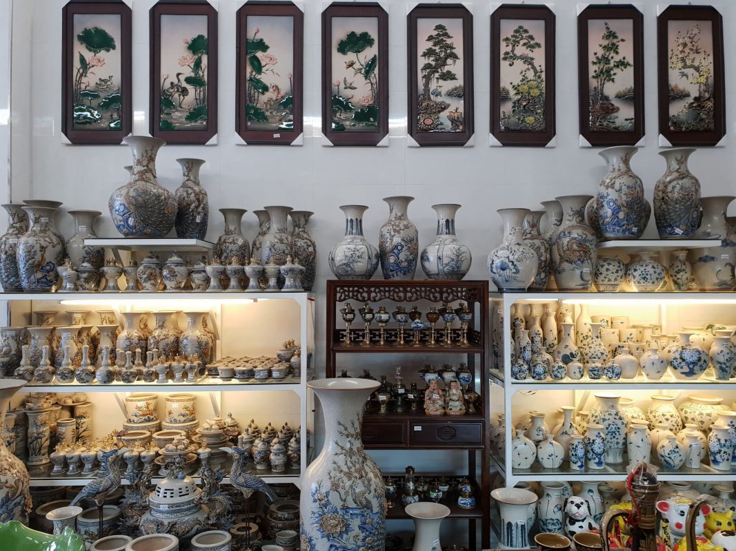 Gian đồ thờ cúng tại Không gian gốm