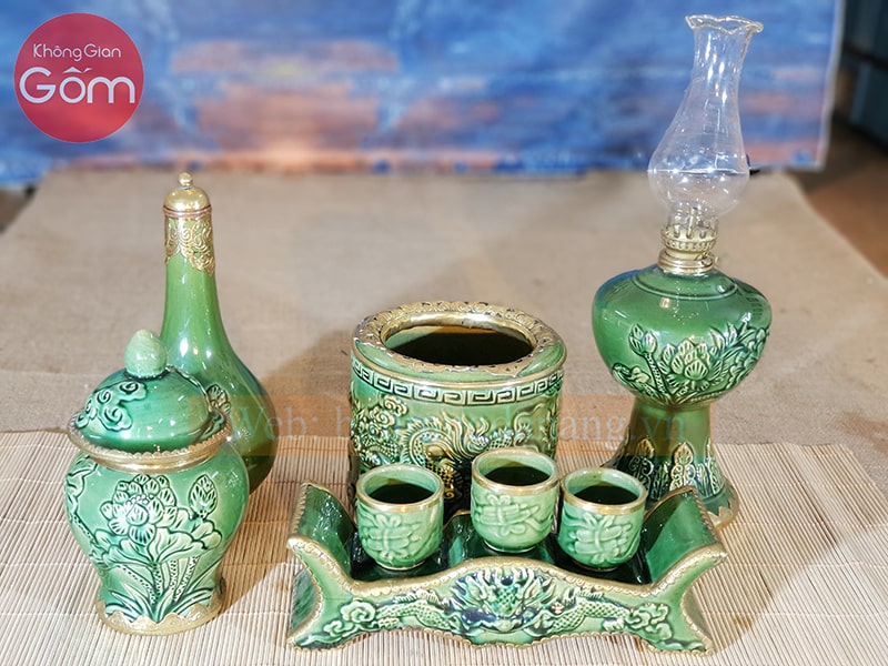 Bát hương đồ thờ men ngọc và một số vật phẩm thờ cúng khác