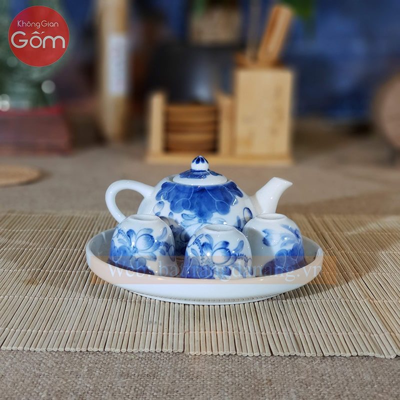 Bộ ấm chén cúng