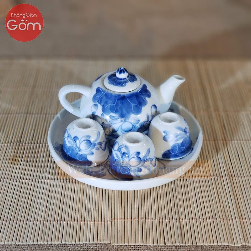 Bộ ấm chén cúng