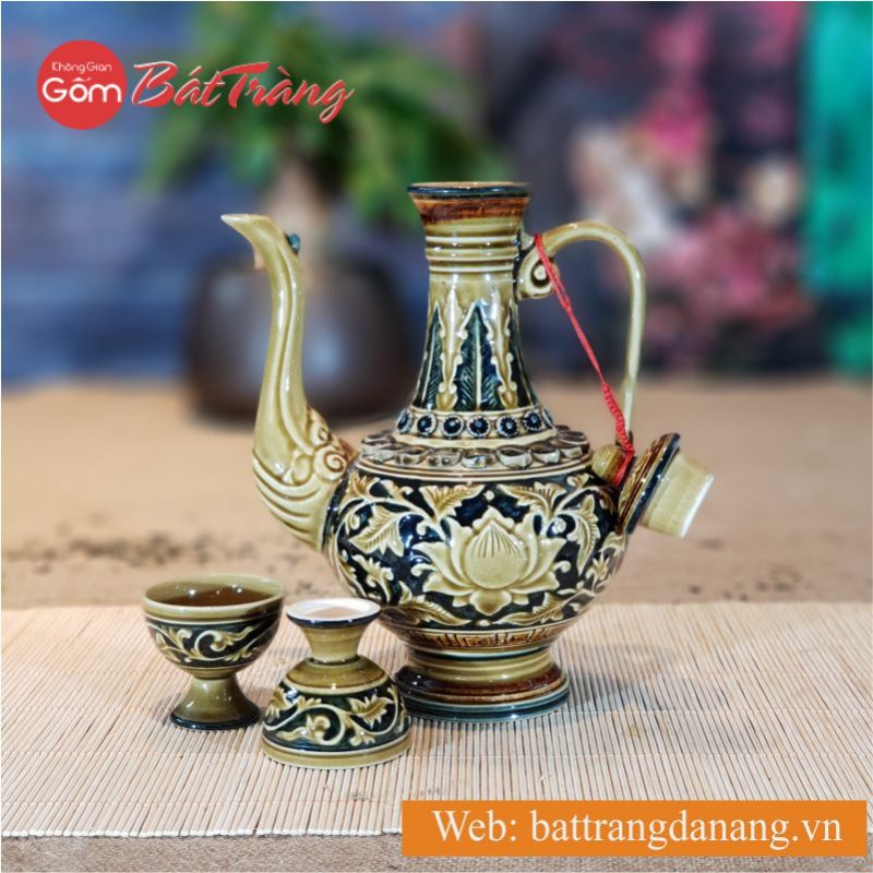 Bộ rượu khắc nổi tinh xảo 