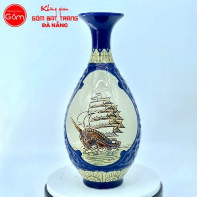 binh-ty-ba-gom-su-hoa-tiet-thuan-buom-xuoi-gio-khac-noi-mau-xanh-duong