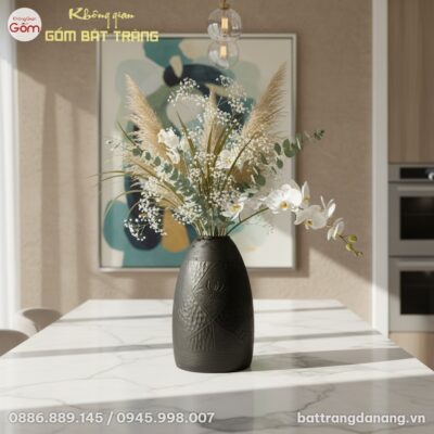 cận cảnh Bình hoa dáng chuông men đen 52cm cắm ...