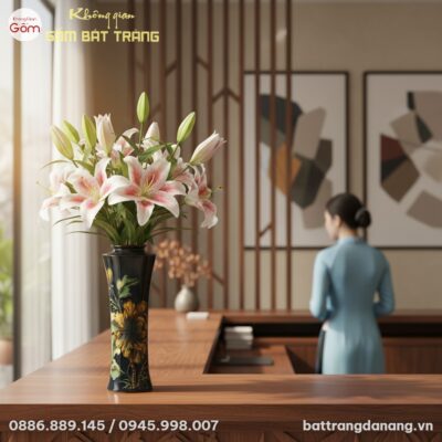 cận cảnh Bình hoa men xanh Bát Tràng cao 44cm, ...