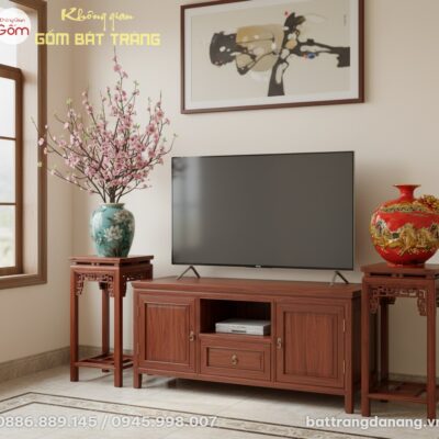 Cặp đôn triện vuông gỗ hương ta đặt trang trọng...