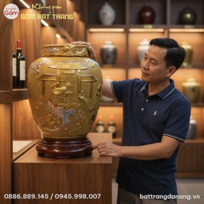 Trong một không gian lưu trữ rượu mang phong cá...