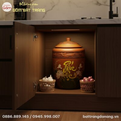 cận cảnh Chum đựng gạo 
