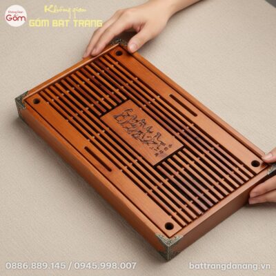 Cận cảnh mặt khay trà gỗ 'Mã Đáo Thành Công' vớ...