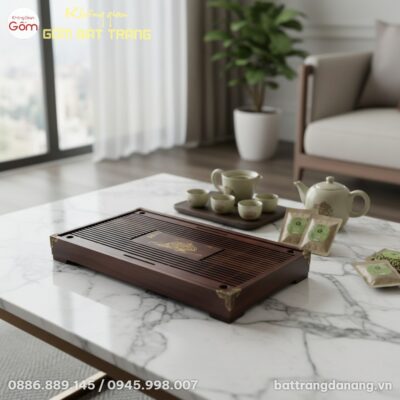Khay trà gỗ 'Thuận Buồm Xuôi Gió' đặt trang trọ...