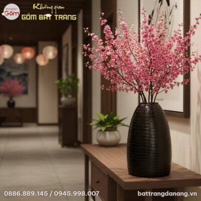 Cảnh một buổi khai trương cửa hàng nội thất cao...