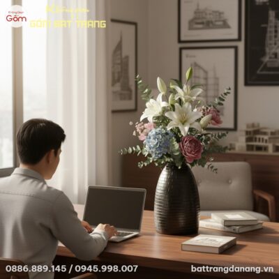 cận cảnh Lọ hoa men đen vân gạch 48cm cắm bó ho...