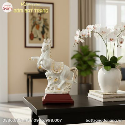 Tượng bạch mã gốm Bát Tràng men trắng vẽ vàng k...