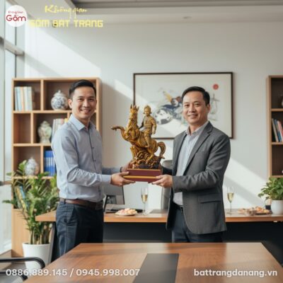 Khoảnh khắc ấm cúng khi một người đàn ông Việt ...