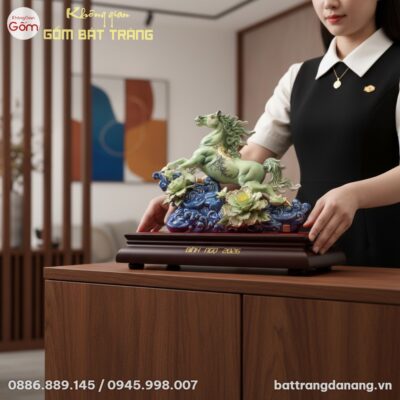 Khoảnh khắc trang trọng khi một doanh nhân Việt...