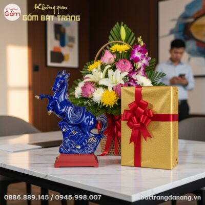 Tượng ngựa phong thủy 29cm men lam vẽ vàng kim ...