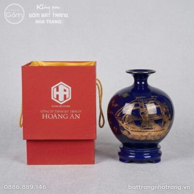 Bình Hút Lộc Bát Tràng men xanh coban vẽ vàng Thuận Buồm Xuôi Gió in logo NT-HLQT01 - Chi tiết 2