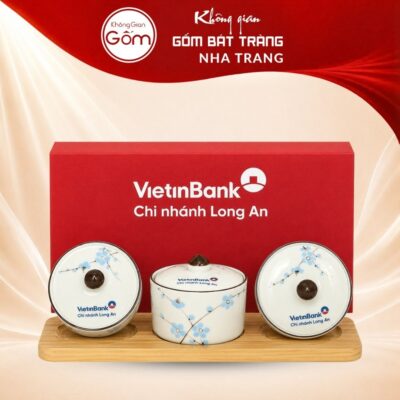 Bộ 3 hũ mứt tròn men kem vẽ đào xanh kèm khay gỗ in logo NT-KMQT04 - Ảnh đại diện