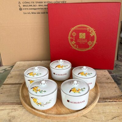 Bộ 5 Hũ Đựng Mứt Tròn Vẽ Hoa Mai Kèm Khay Gỗ In Logo NT-KMQT02 - Chi tiết 1