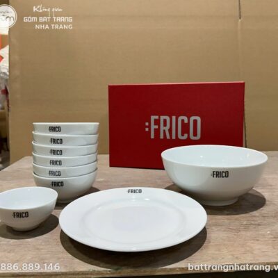 Bộ Bát Đĩa Sứ Trắng Bát Tràng In Logo FRICO Kèm Hộp NT-BDQT02 - Chi tiết 1