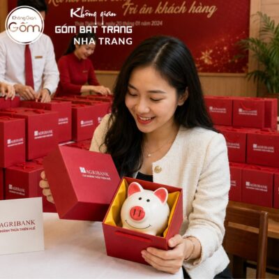 Heo Đất Tiết Kiệm In Logo Sứ Trắng Tai Hồng Đáng Yêu NT-HDQT05 - Chi tiết 3