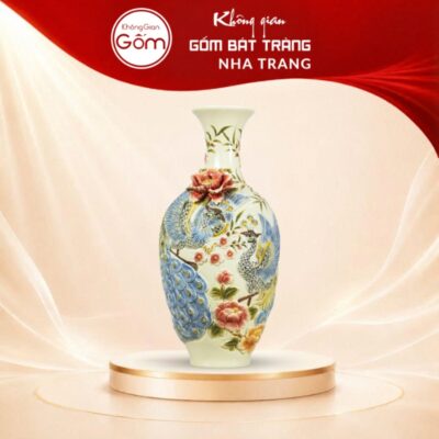 Bảo bình Bát Tràng men kem đắp nổi họa tiết Công Đào Phú Quý NT-BB04
