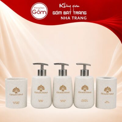 Bộ 3 bình đựng dầu gội sữa tắm nước rửa tay và 1 cốc sứ, 1 ống cắm bàn chải in logo màu kem men cát NT-PKNT07 - Ảnh đại diện