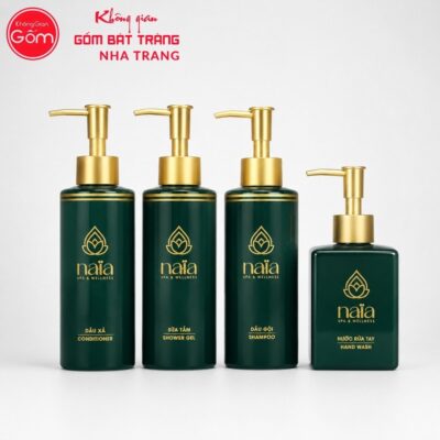 Bộ 4 bình gốm sứ in logo đựng dầu gội, dầu xả, sữa tắm, nước rửa tay màu xanh lục NT-PKNT08 - Chi tiết 1
