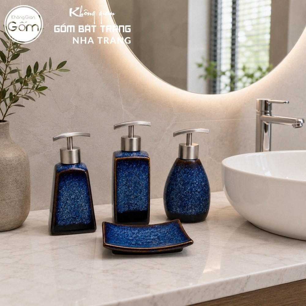 Bộ dụng cụ nhà tắm gốm sứ Bát Tràng 4 sản phẩm màu xanh dương men hoả biến NT-BNT02 - Chi tiết 2