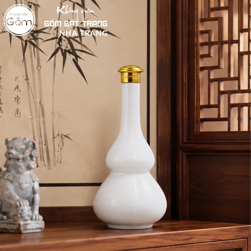 Chai rượu gốm sứ Bát Tràng dáng hồ lô màu trắng nắp vàng dung tích 500ml NT-NR01 - Chi tiết 3
