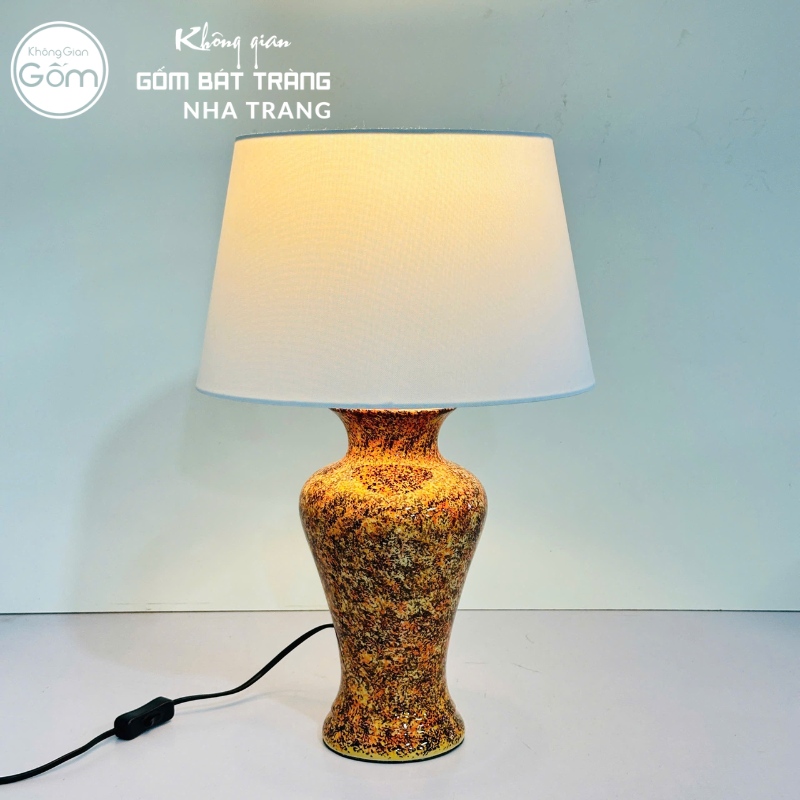 Đèn ngủ để bàn Bát Tràng men hỏa biến gấm vàng cao 50cm NT-DN05 - Ảnh 3