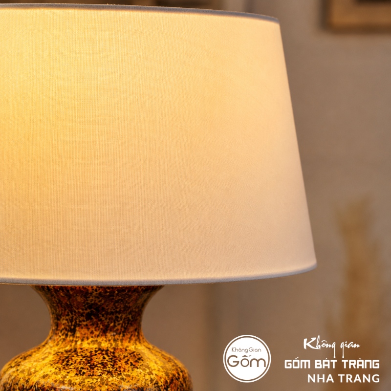 Đèn ngủ để bàn Bát Tràng men hỏa biến gấm vàng cao 50cm NT-DN05 - Ảnh 4