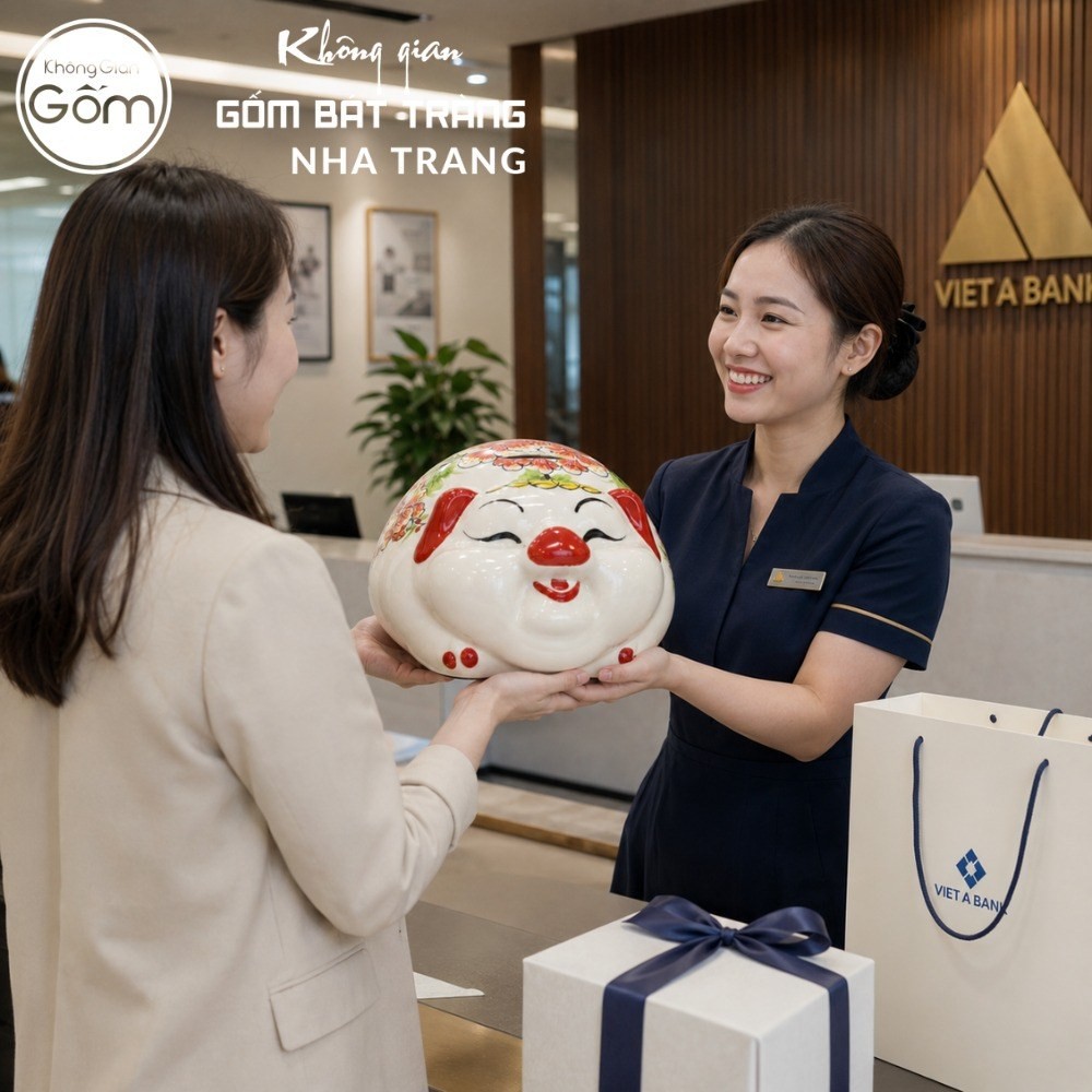 Heo Đất Bát Tràng Mắt Híp Bụng Phệ Dáng Nằm Màu Trắng Hoạ Tiết Vẽ Tay NT-HĐ07 - Chi tiết 6