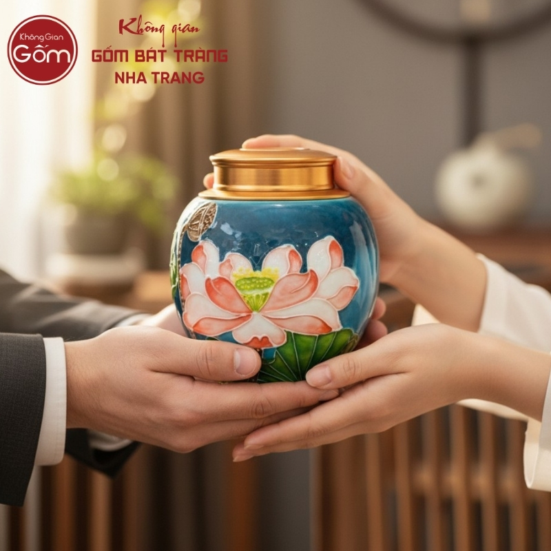 Lọ chè gốm sứ Bát Tràng dáng tròn men xanh dương vẽ sen hồng BT-HT03 - Ảnh 6