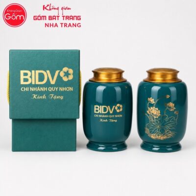 Hũ đựng trà quà tặng gốm sứ in logo dáng bí màu xanh cổ vịt hoạ tiết hoa sen vàng kim NT-HT02 - Chi tiết 3