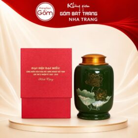 Hũ đựng trà quà tặng gốm sứ in logo dáng bí màu xanh lục hoạ tiết hoa sen NT-HT03 - Ảnh đại diện