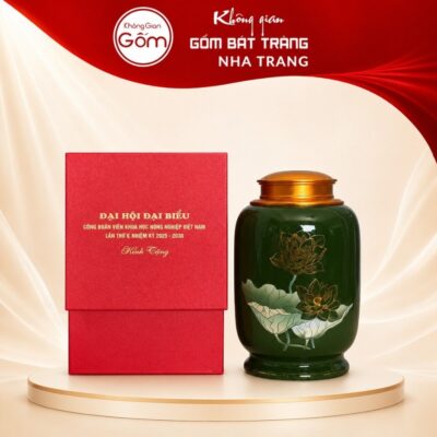 Hũ đựng trà quà tặng gốm sứ in logo dáng bí màu xanh lục hoạ tiết hoa sen NT-HT03 - Ảnh đại diện
