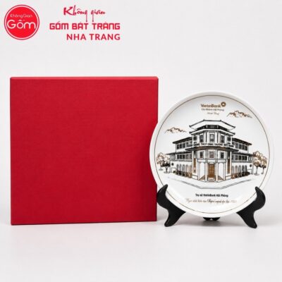 Đĩa sứ biểu trưng quà tặng in logo in hình ảnh trụ sở vàng kim phi 26 NT-ĐBT08 - Chi tiết 1