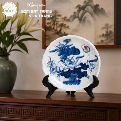 Đĩa sứ biểu trưng quà tặng in logo men lam vẽ sen phi 20 NT-ĐBT06 - Chi tiết 2