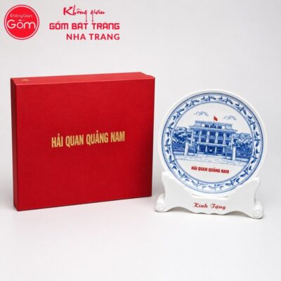 Đĩa sứ biểu trưng quà tặng in logo men sứ trắng in hình ảnh trụ sở phi 22 NT-ĐBT07 - Chi tiết 1