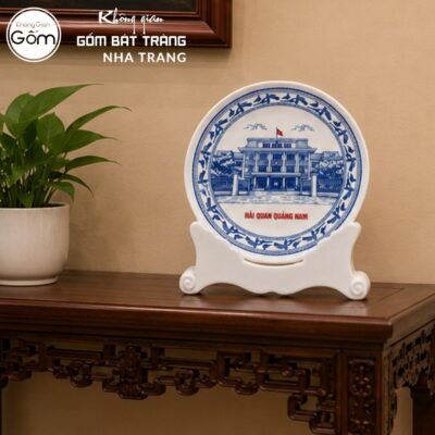 Đĩa sứ biểu trưng quà tặng in logo men sứ trắng in hình ảnh trụ sở phi 22 NT-ĐBT07 - Chi tiết 4