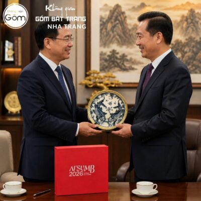 Đĩa sứ biểu trưng quà tặng men rạn bọc đồng hoạ tiết song ngư phi 30 NT-ĐBT02 - Chi tiết 5