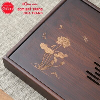 Khay gỗ đựng bộ trà hình chữ nhật khắc hoạ tiết kim ấn mộc liên vàng kim NT-KBT07 - Chi tiết 3