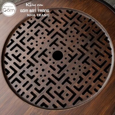 Khay gỗ đựng bộ trà hình oval chạm khắc hoạ tiết chữ Vạn cổ điển NT-KBT02 - Chi tiết 2