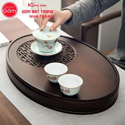 Khay gỗ đựng bộ trà hình oval chạm khắc hoạ tiết chữ Vạn cổ điển NT-KBT02 - Chi tiết 3