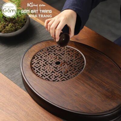 Khay gỗ đựng bộ trà hình oval chạm khắc hoạ tiết chữ Vạn cổ điển NT-KBT02 - Chi tiết 8