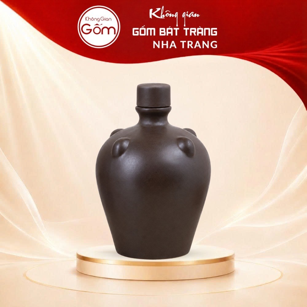 Nậm rượu gốm sứ Bát Tràng dáng bầu lùn tứ núm vai màu nâu trầm dung tích 500ml NT-NR03